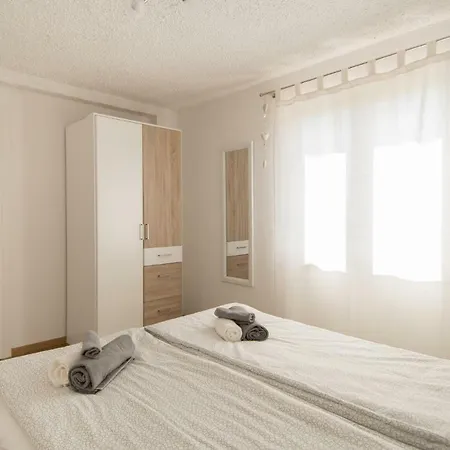 Alek Apartment Novigrad  Exterior photo